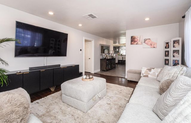 7320 Sahara Ct, Sacramento, CA 95828