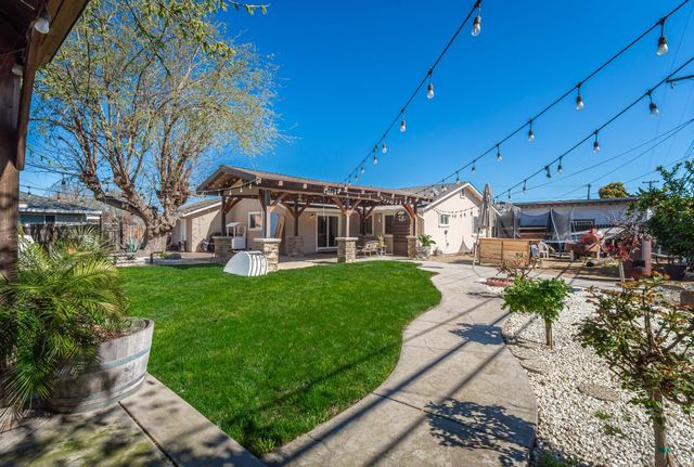 7320 Sahara Ct, Sacramento, CA 95828