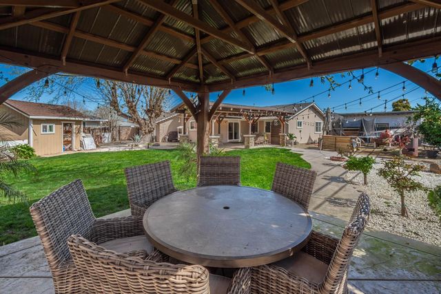 7320 Sahara Ct, Sacramento, CA 95828