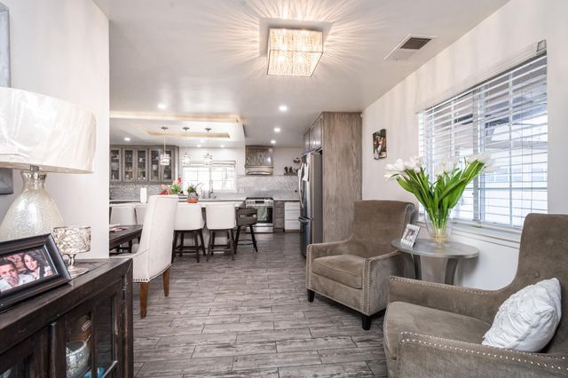 7320 Sahara Ct, Sacramento, CA 95828