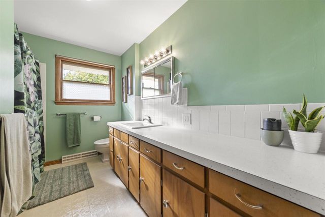 2222 Rutledge Avenue, Janesville, WI 53545