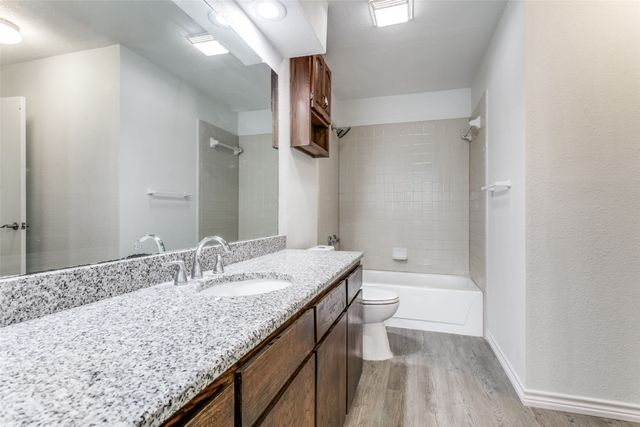 2121 Stone Moss Lane, Grapevine, TX 76051