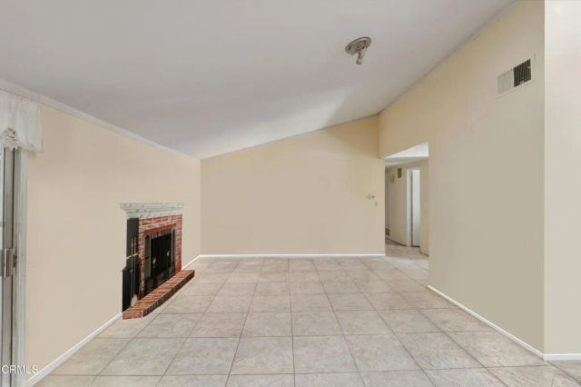 975 E Avenida De Los Arboles, Thousand Oaks, CA 91360