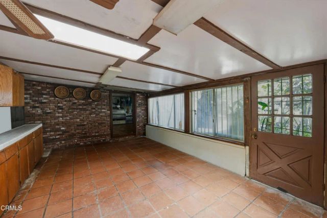 975 E Avenida De Los Arboles, Thousand Oaks, CA 91360