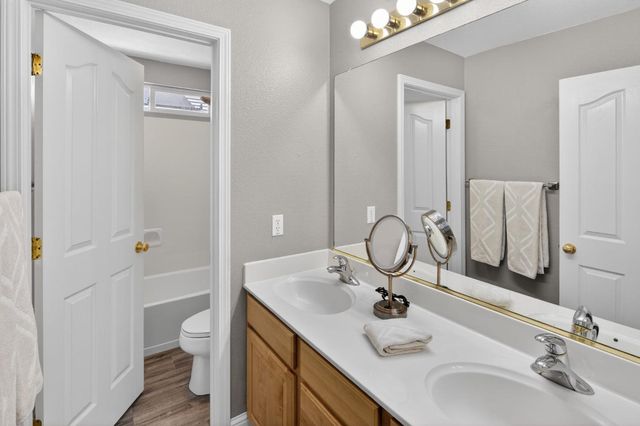 10228 Jenny Lynn Way, Elk Grove, CA 95757