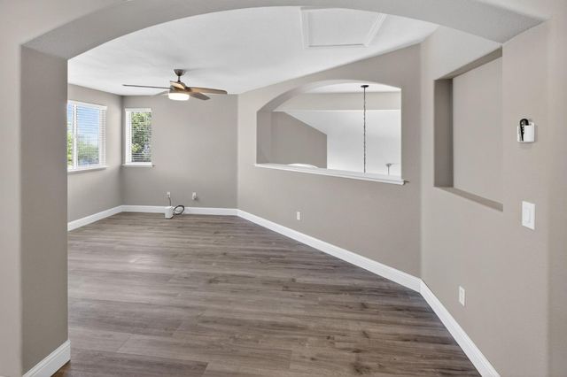 10228 Jenny Lynn Way, Elk Grove, CA 95757