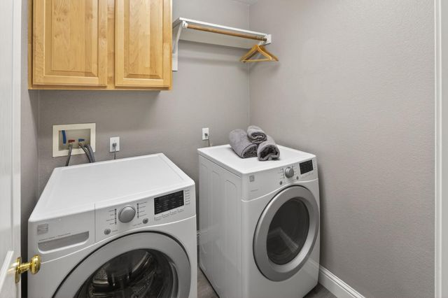 10228 Jenny Lynn Way, Elk Grove, CA 95757