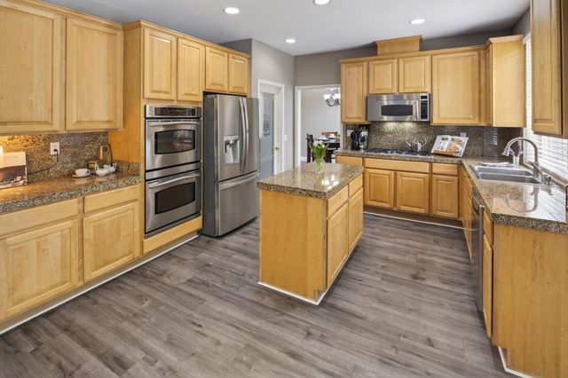 10228 Jenny Lynn Way, Elk Grove, CA 95757