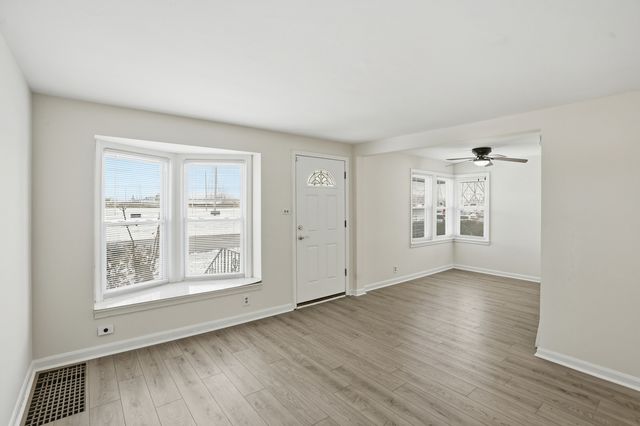 11056 S STATE LINE Road, Chicago, IL 60617