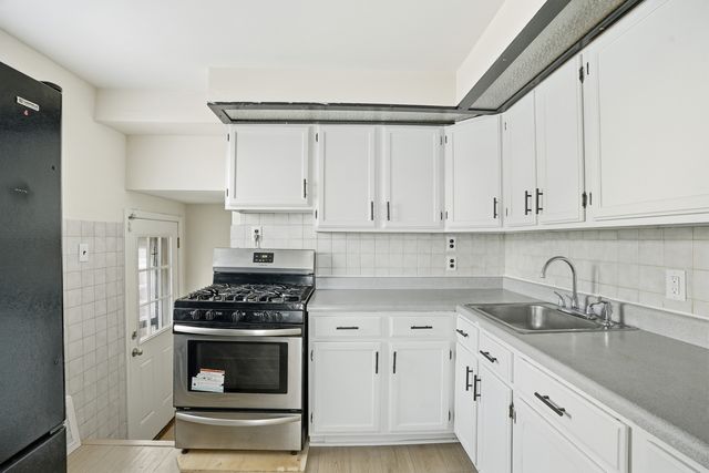11056 S STATE LINE Road, Chicago, IL 60617