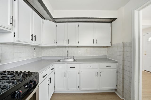 11056 S STATE LINE Road, Chicago, IL 60617