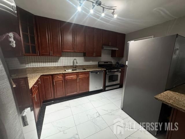 81 Woodmere Drive, Parlin, NJ 08859