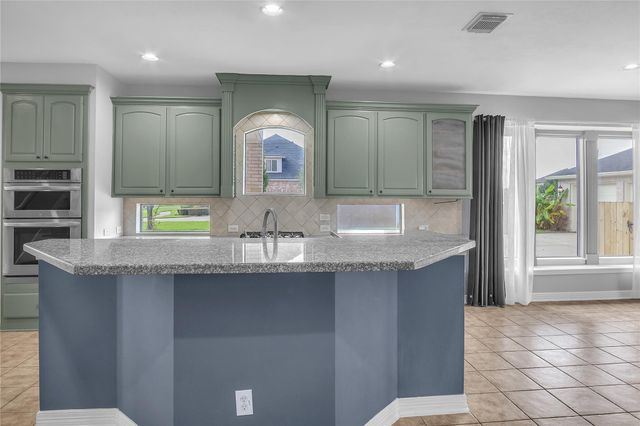 3913 Pebble Brook Drive, League City, TX 77573