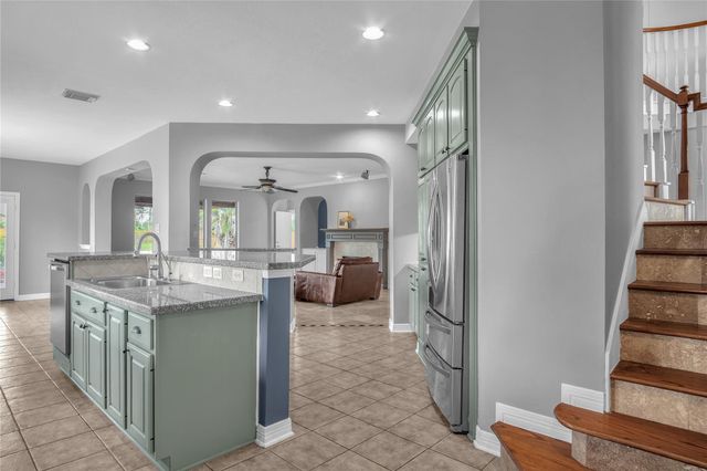 3913 Pebble Brook Drive, League City, TX 77573