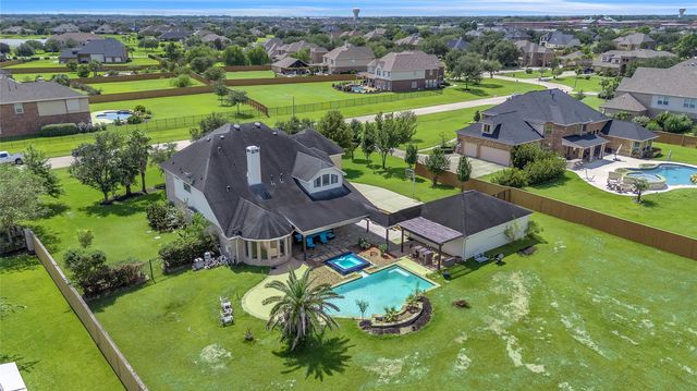 3913 Pebble Brook Drive, League City, TX 77573