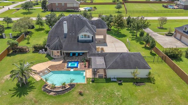 3913 Pebble Brook Drive, League City, TX 77573