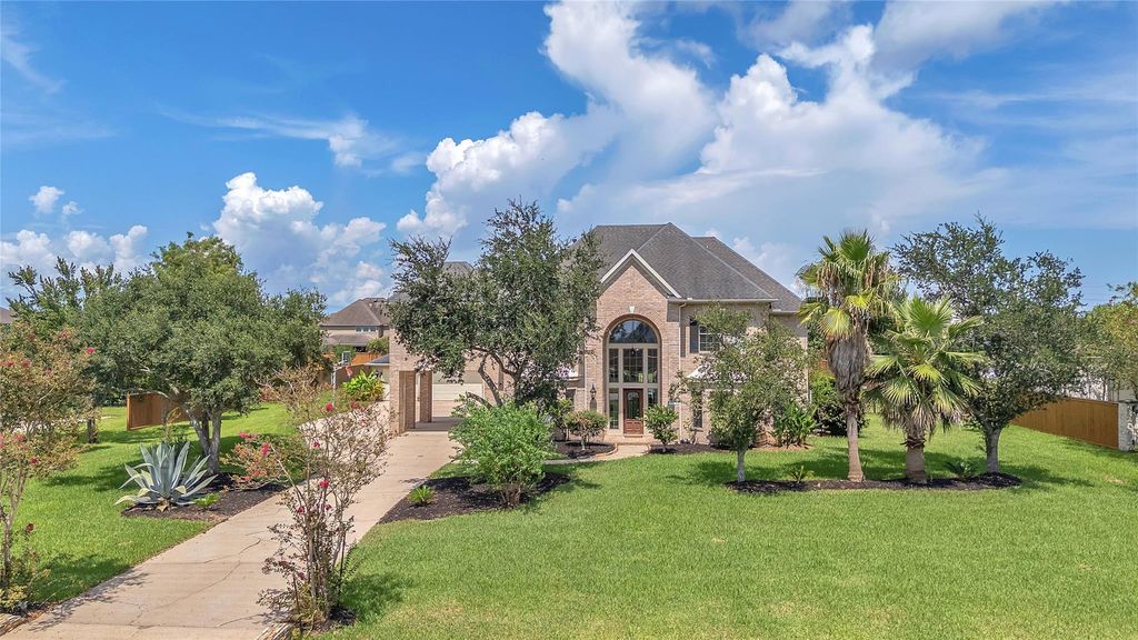 3913 Pebble Brook Drive, League City, TX 77573