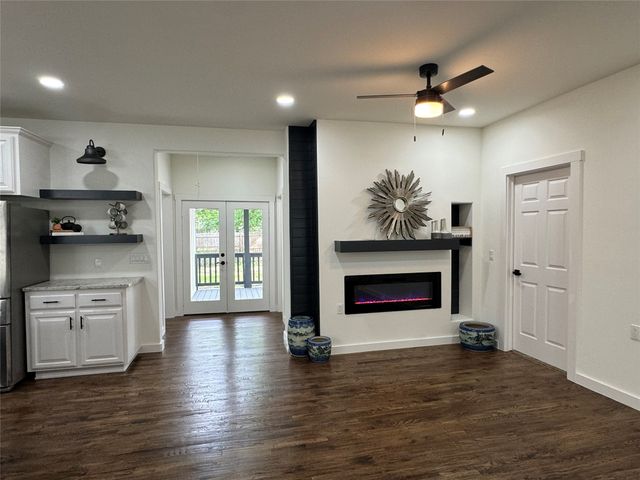 513 W South Street, Whitesboro, TX 76273