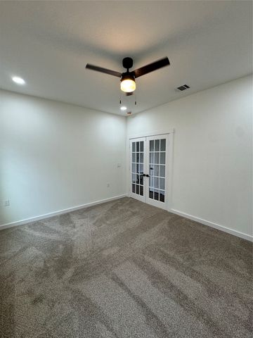 513 W South Street, Whitesboro, TX 76273