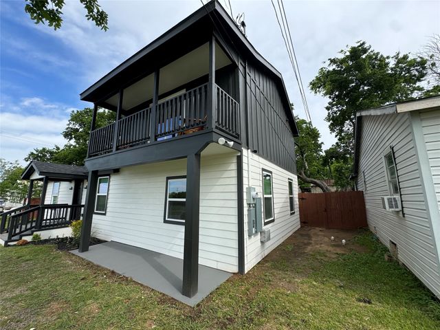 513 W South Street, Whitesboro, TX 76273