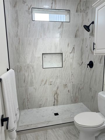 513 W South Street, Whitesboro, TX 76273