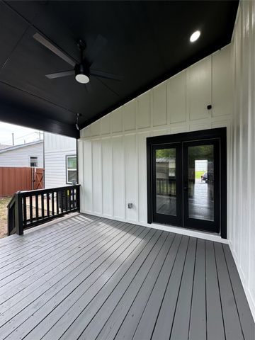 513 W South Street, Whitesboro, TX 76273