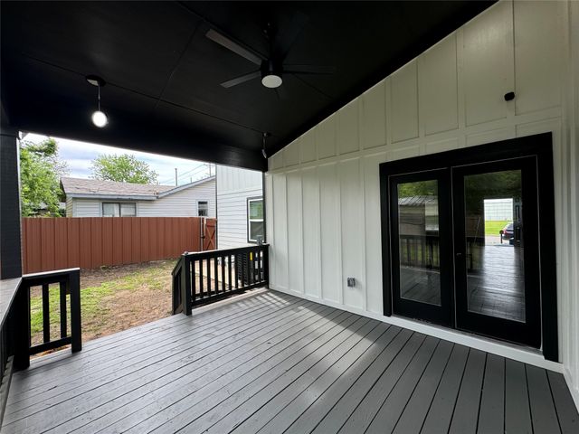 513 W South Street, Whitesboro, TX 76273