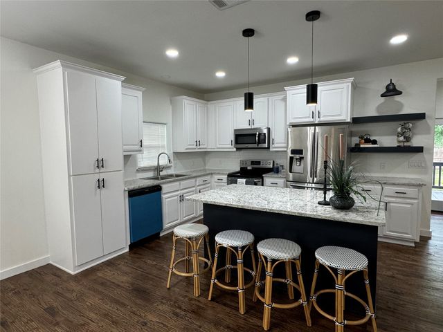 513 W South Street, Whitesboro, TX 76273