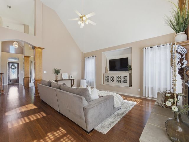 2018 Spring Creek Drive, Midlothian, TX 76065