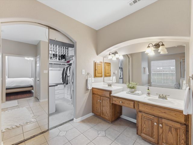 2018 Spring Creek Drive, Midlothian, TX 76065