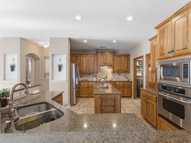 2018 Spring Creek Drive, Midlothian, TX 76065