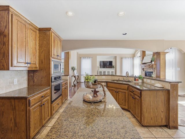 2018 Spring Creek Drive, Midlothian, TX 76065