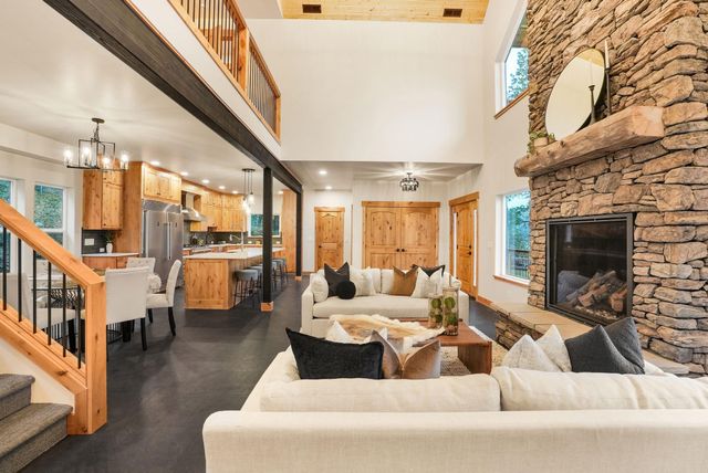 13827 E 46th Ave, Spokane, WA 99206