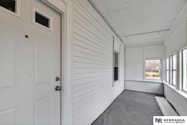 2566 Manderson Street, Omaha, NE 68111