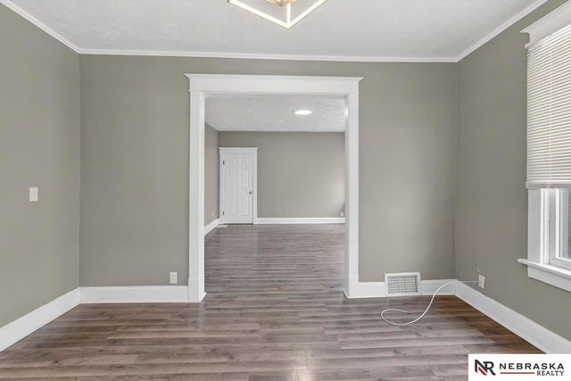 2566 Manderson Street, Omaha, NE 68111