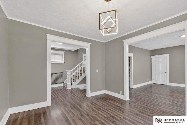 2566 Manderson Street, Omaha, NE 68111