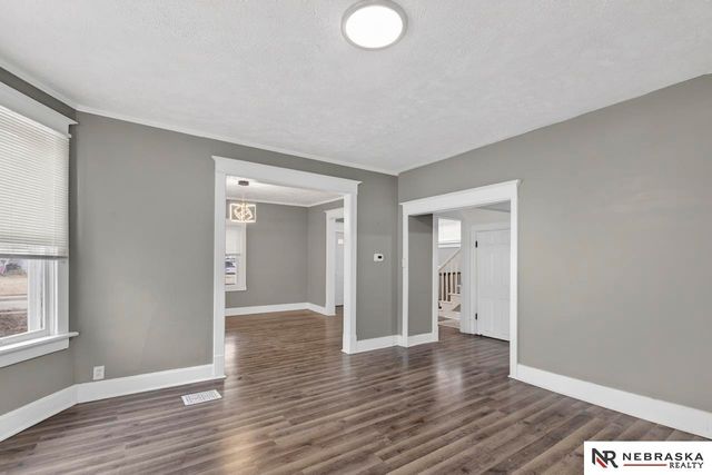 2566 Manderson Street, Omaha, NE 68111