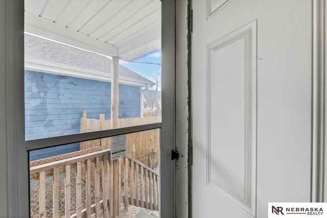 2566 Manderson Street, Omaha, NE 68111