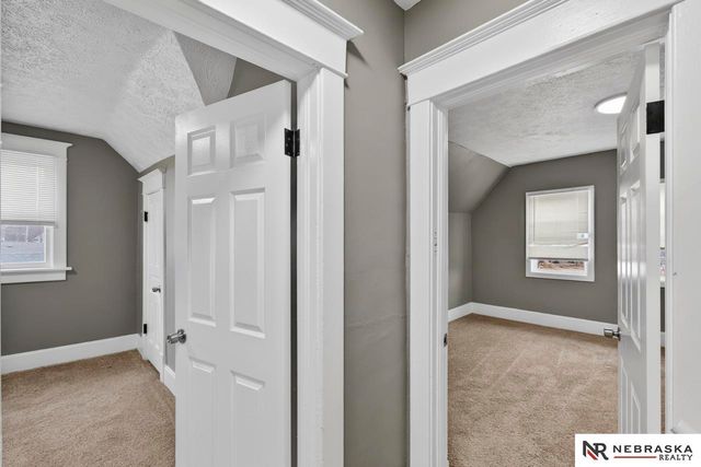 2566 Manderson Street, Omaha, NE 68111