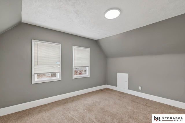 2566 Manderson Street, Omaha, NE 68111