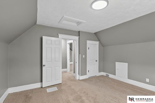 2566 Manderson Street, Omaha, NE 68111