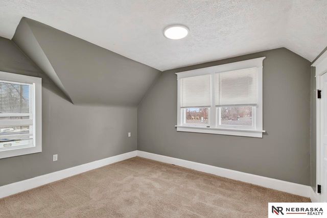 2566 Manderson Street, Omaha, NE 68111