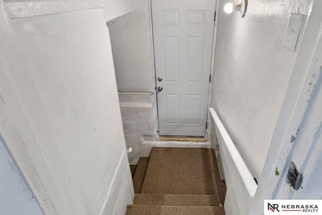 2566 Manderson Street, Omaha, NE 68111