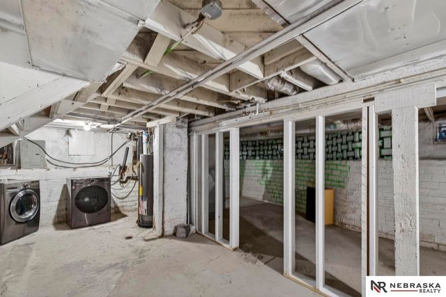 2566 Manderson Street, Omaha, NE 68111