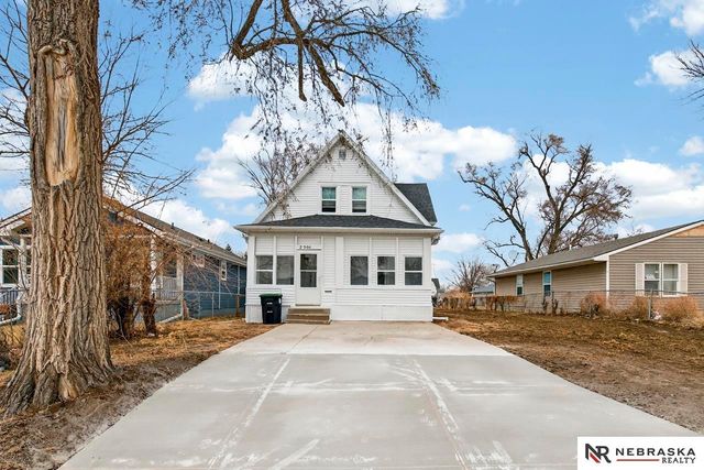 2566 Manderson Street, Omaha, NE 68111