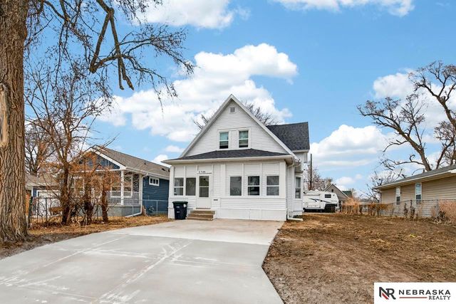 2566 Manderson Street, Omaha, NE 68111