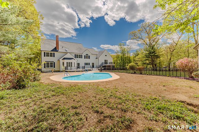 7 Queens Peak, Canton, CT 06019