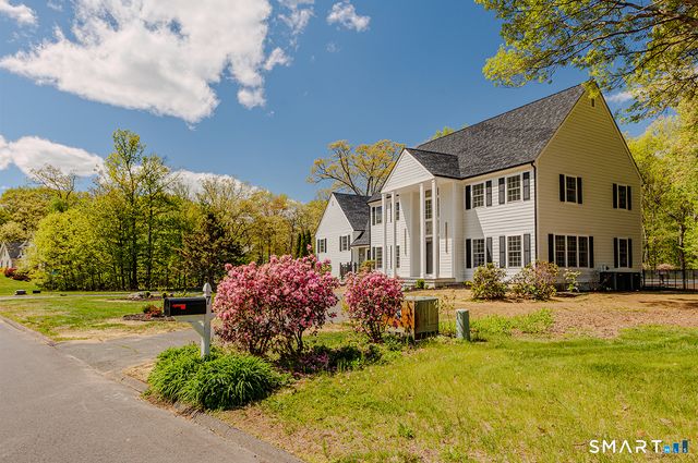 7 Queens Peak, Canton, CT 06019