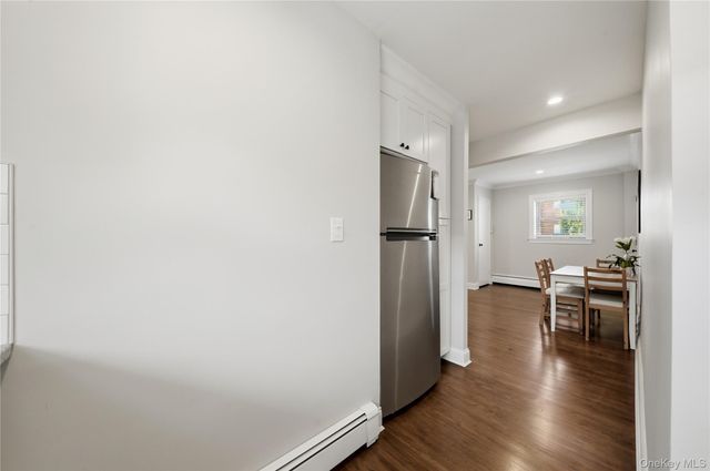 123 Park Avenue B3, Amityville, NY 11701