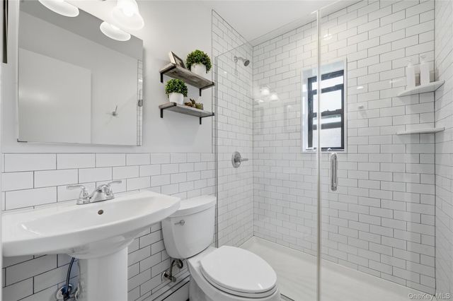 123 Park Avenue B3, Amityville, NY 11701